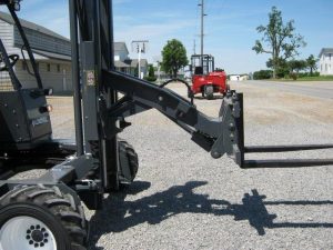 Loadmac 855 Super Reach 4-Way truck mounted forklift standard extra reach pantograph for one side loading and off loading.