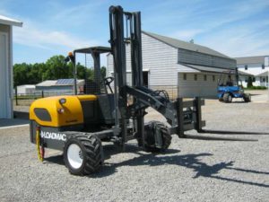 Loadmac 855 front passenger's side view.